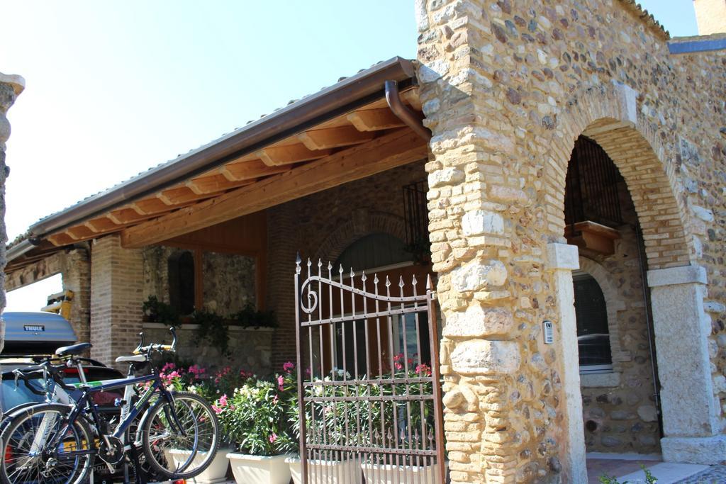Giardino Degli Ulivi Apartment Caprino Veronese Exterior photo